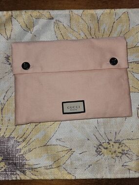 Gucci Beauty Clutch